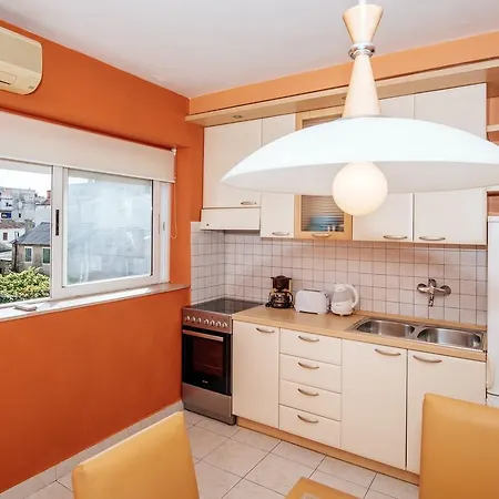 Marina Bay Apartment *